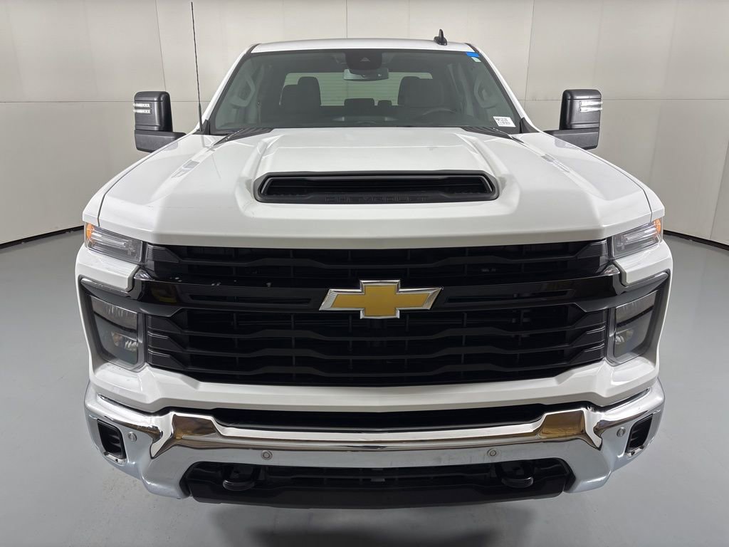 Used 2025 Chevrolet Silverado 2500 W/T w/ WT/CX Safety Package image 4