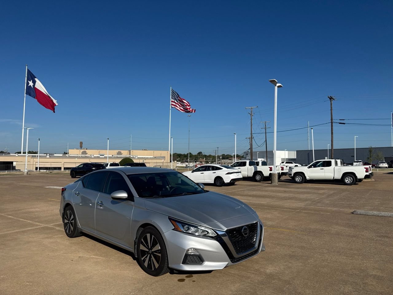 Used 2021 Nissan Altima 2.5 SV FWD image 1