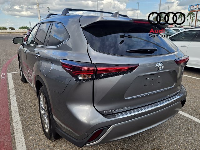 Used 2026 Toyota Highlander Platinum AWD/4WD image 8