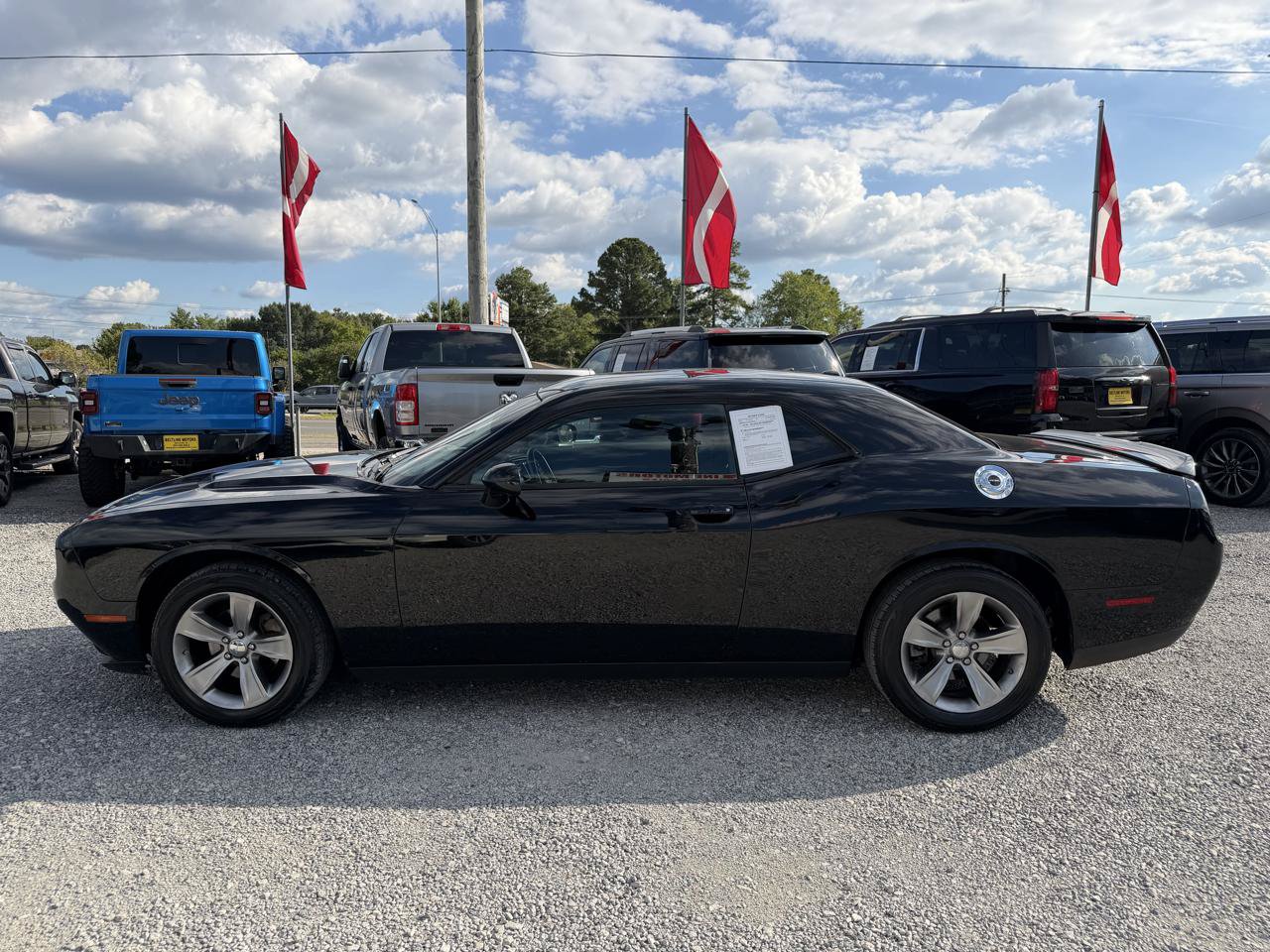 Used 2019 Dodge Challenger SXT RWD image 17