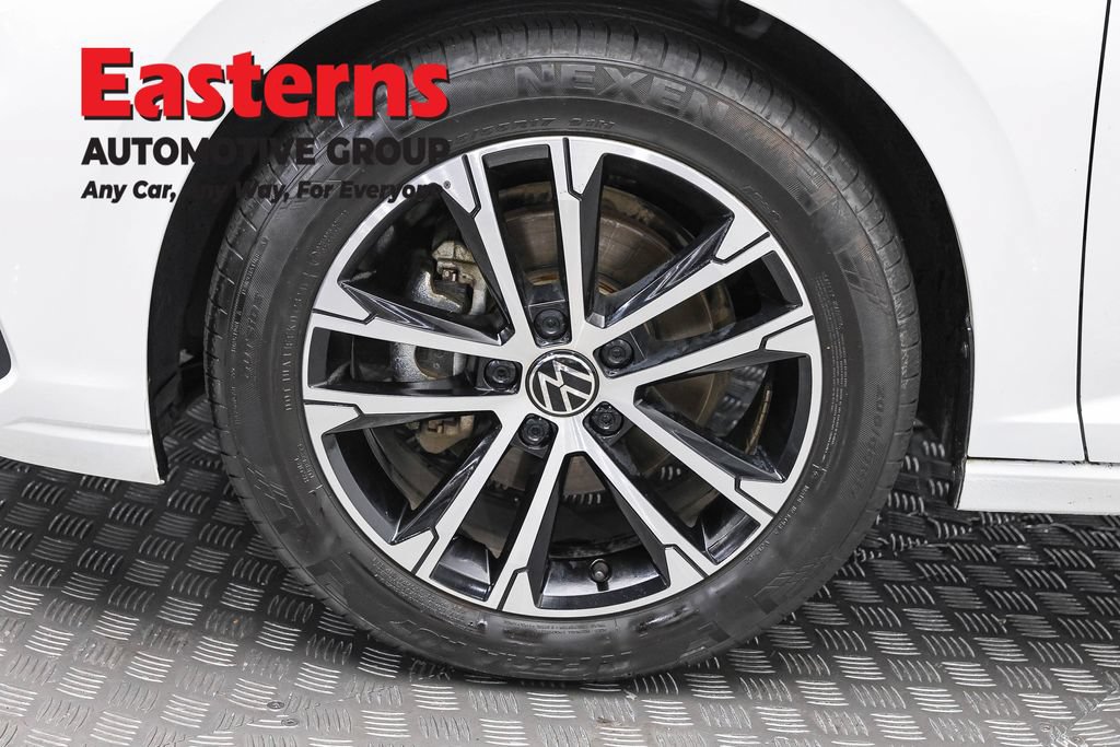 Used 2025 Volkswagen Jetta Sport FWD image 31