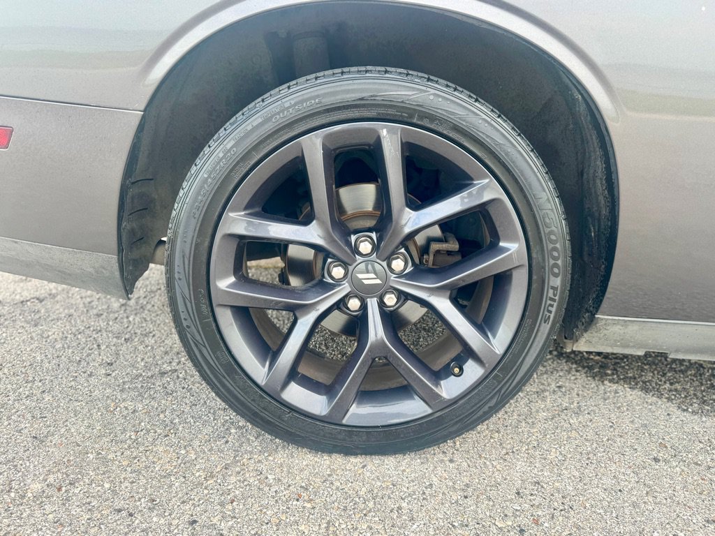 Used 2013 Dodge Challenger SXT RWD image 11