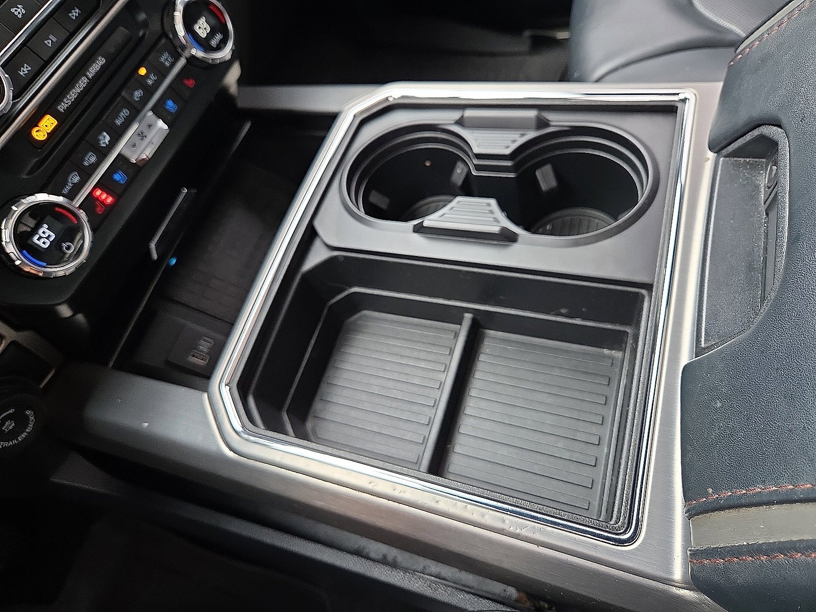 Used 2022 Ford F350 Platinum w/ Tremor Off-Road Package image 25