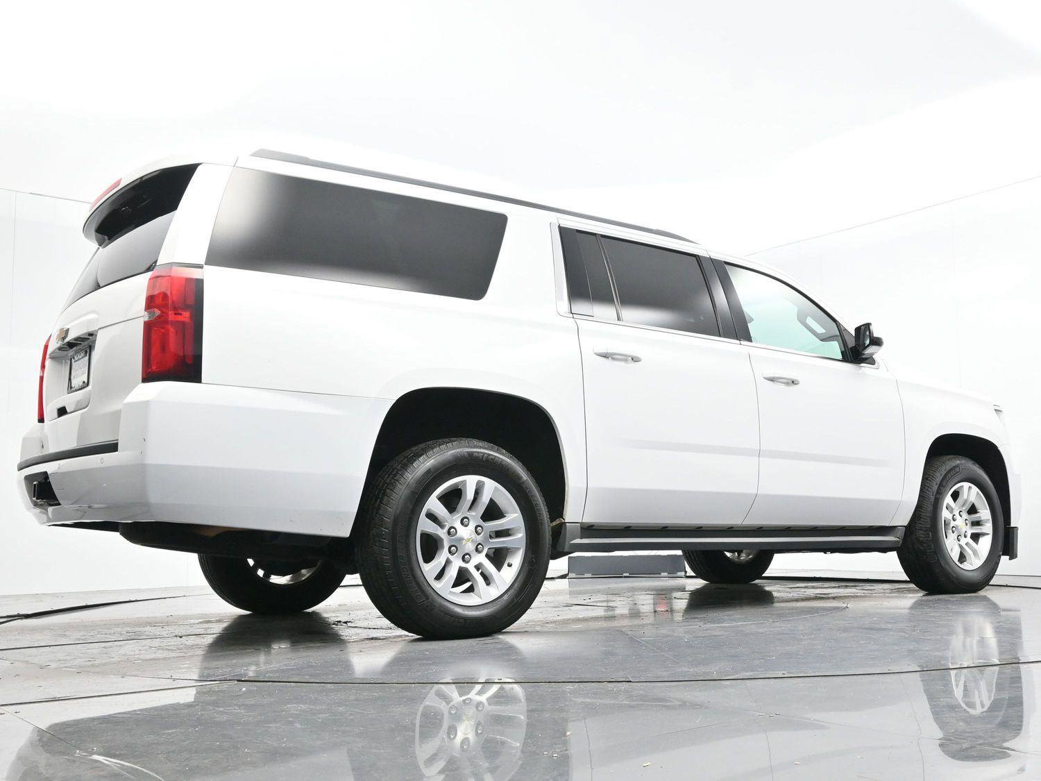 Used 2015 Chevrolet Suburban LT image 58