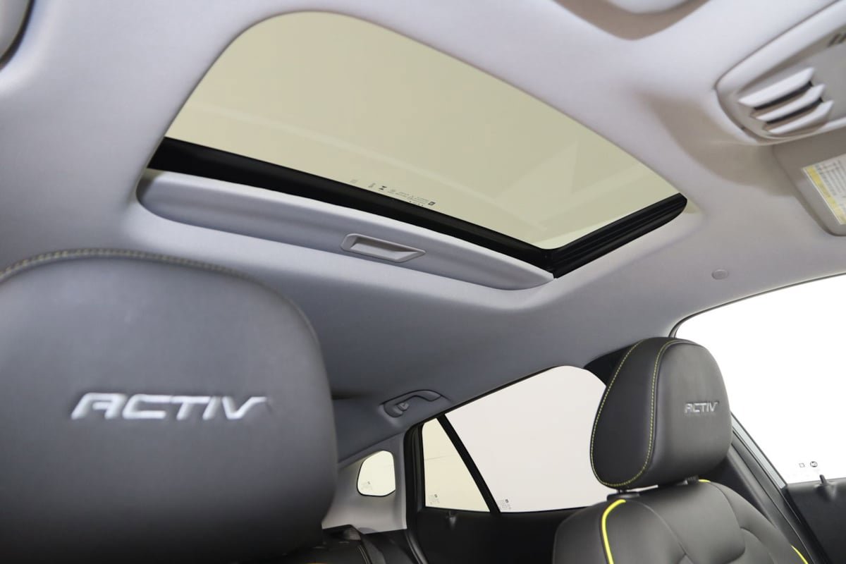 Used 2024 Chevrolet Trax ACTIV w/ Sunroof Package image 10