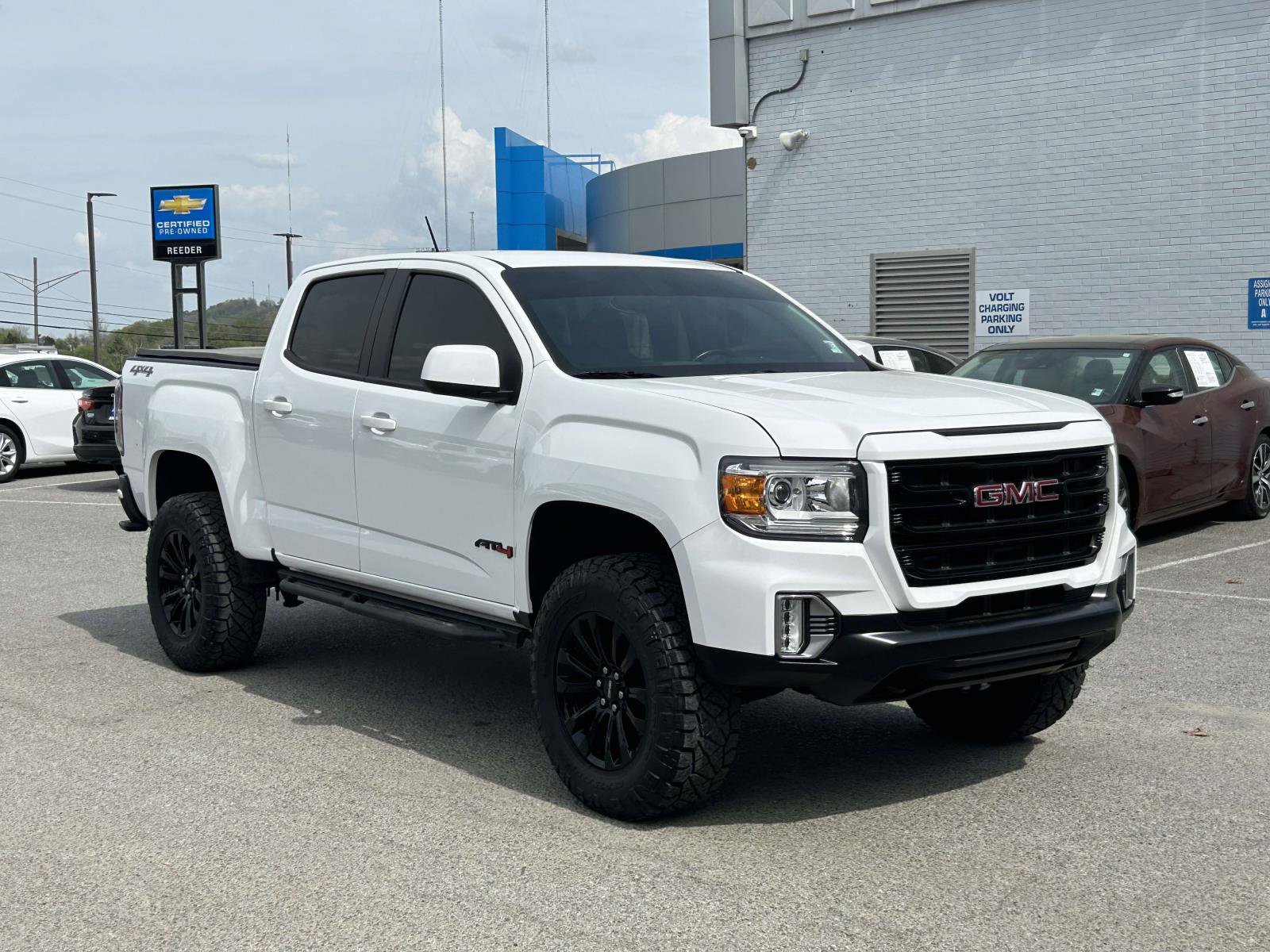 Used 2022 GMC Canyon Elevation w/ Trailering Package image 1