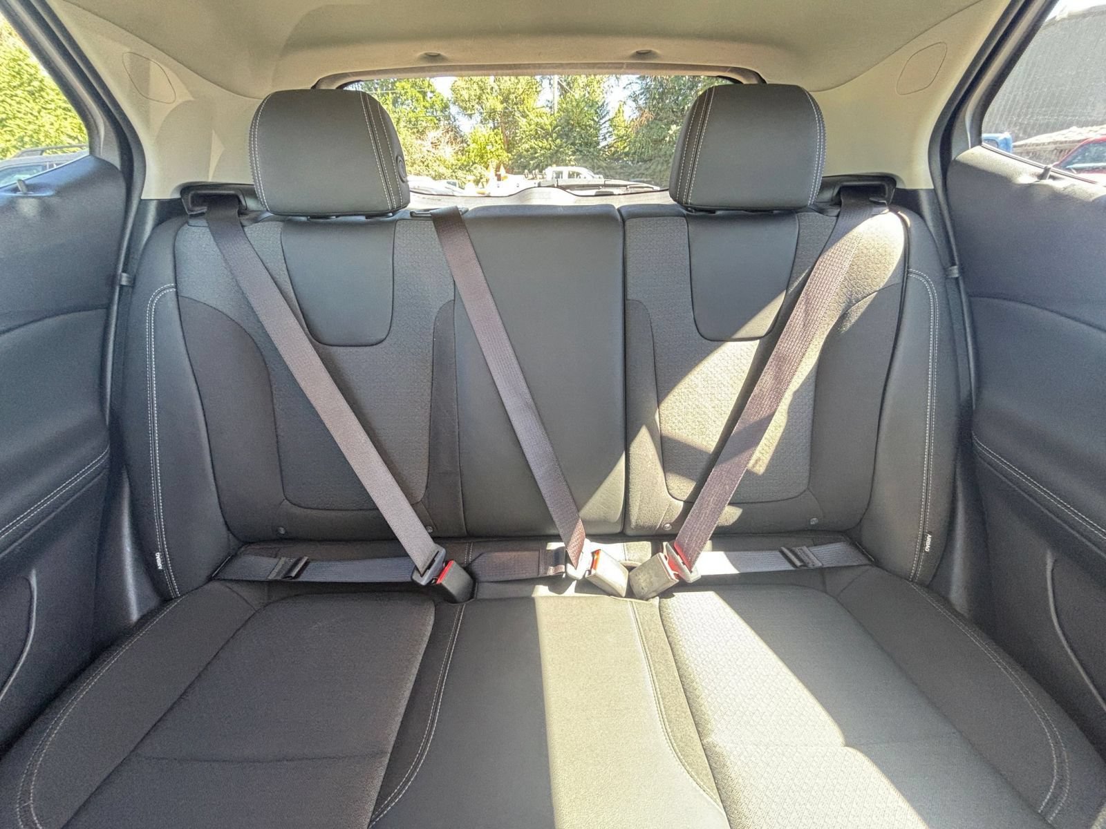 Used 2025 Buick Encore GX Preferred AWD/4WD image 34