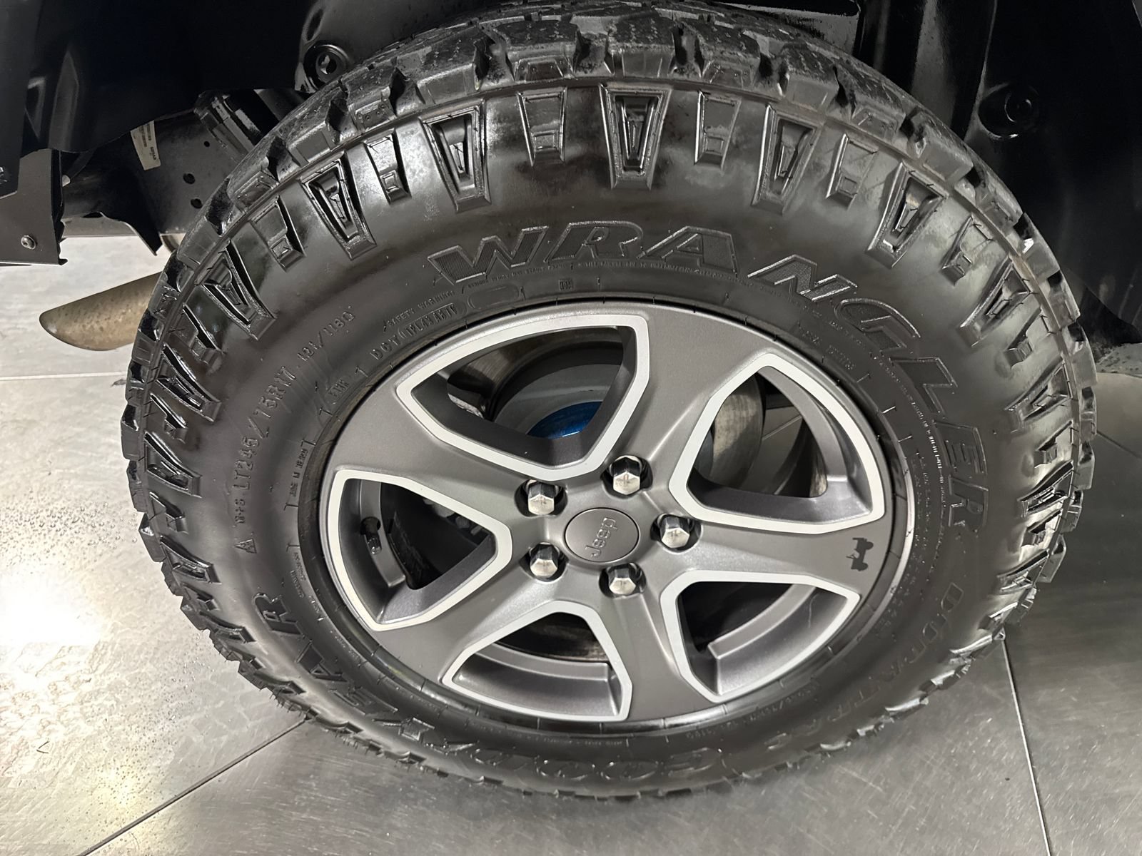 Used 2022 Jeep Wrangler Sport AWD/4WD image 13