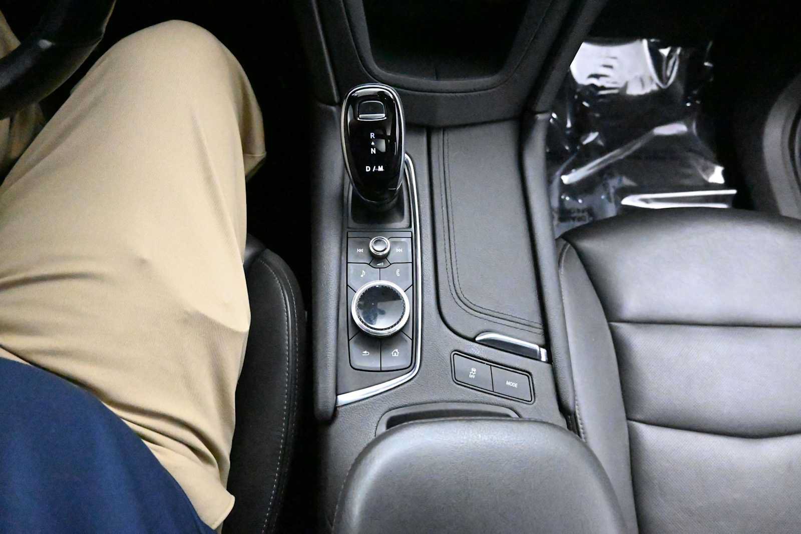 Used 2022 Cadillac XT6 Premium Luxury AWD/4WD image 14