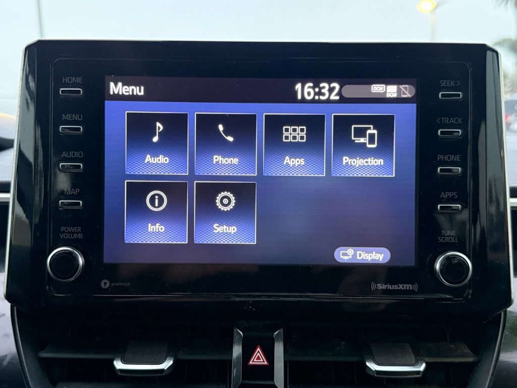 Used 2021 Toyota Corolla SE w/ Carpet Mat Package (TMS) image 24