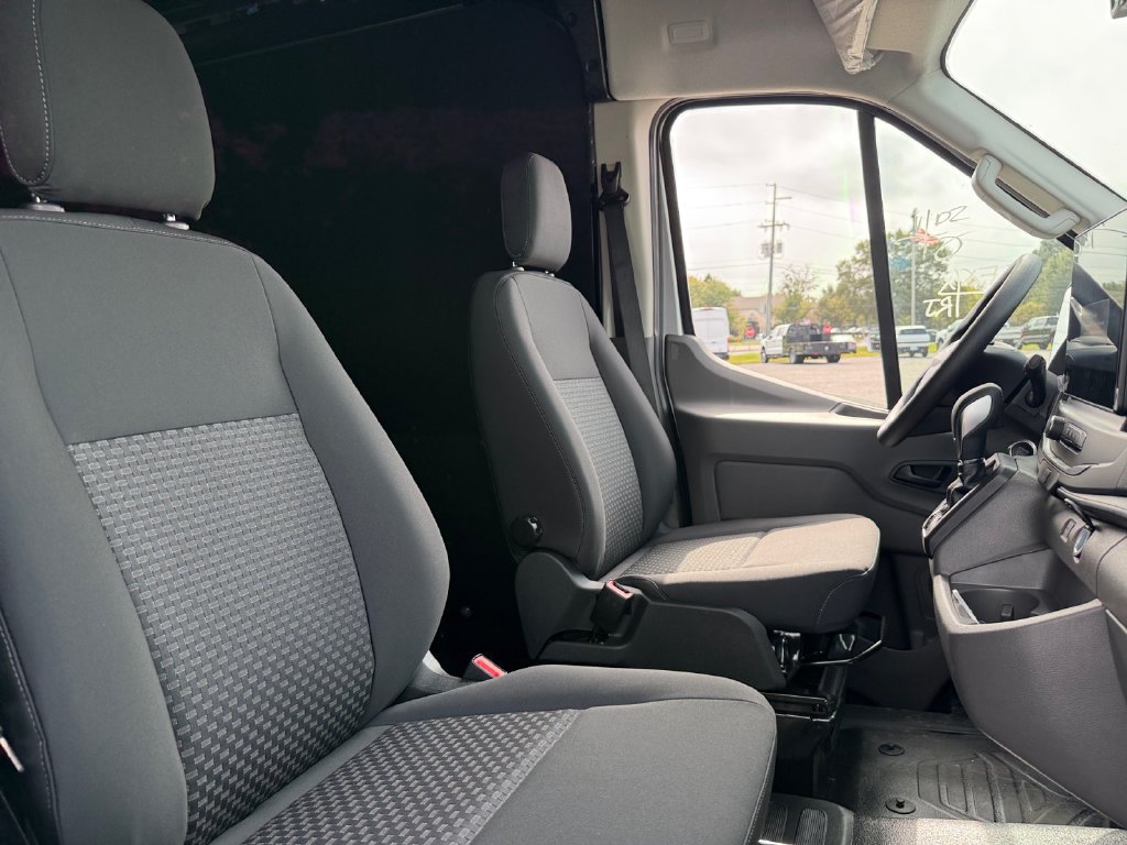 New 2027 Ford Transit 250 148 Medium Roof w/ Load Area Protection Package RWD image 16