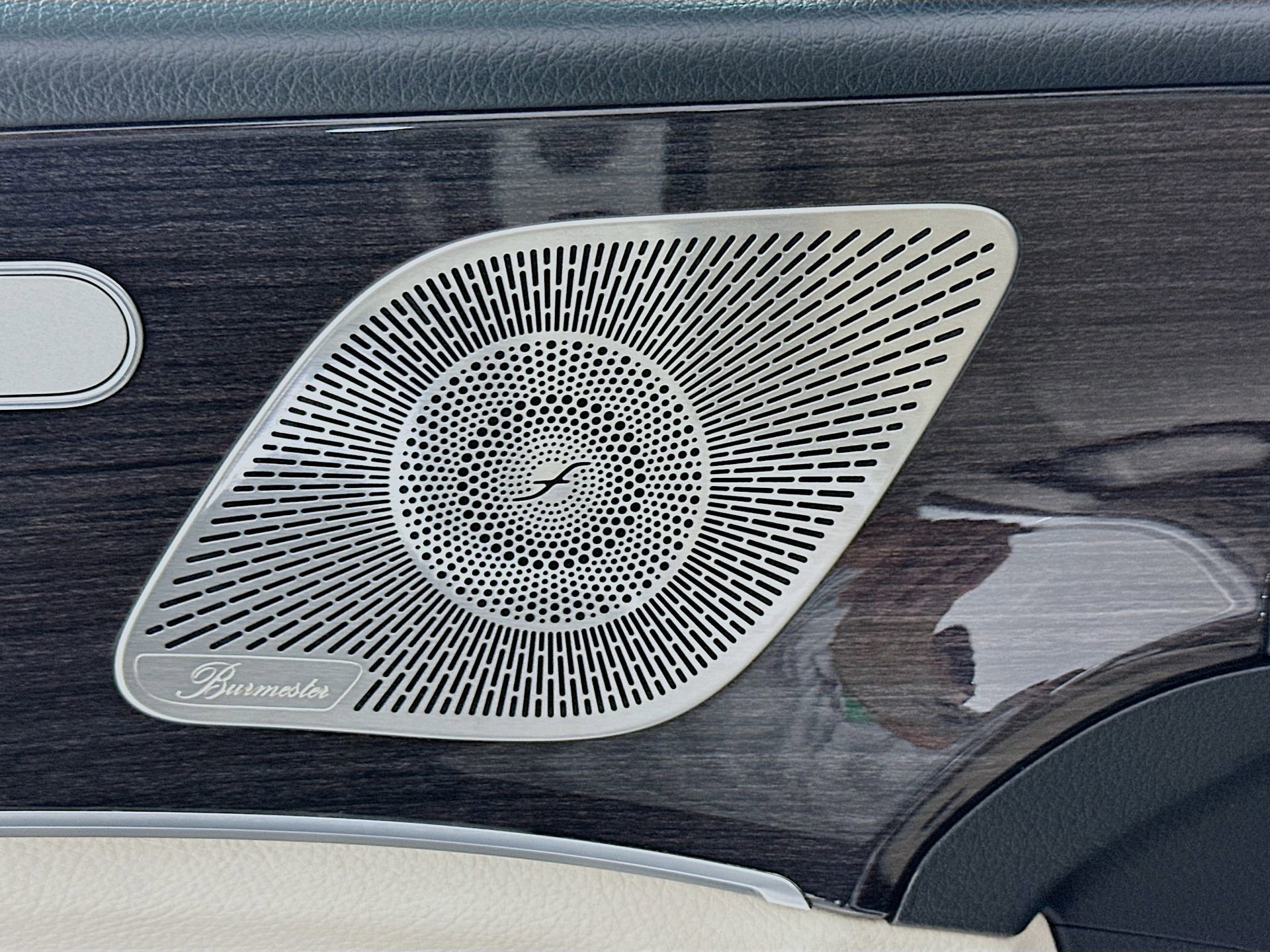 Certified 2022 Mercedes-Benz GLE 350 w/ Premium Package image 19