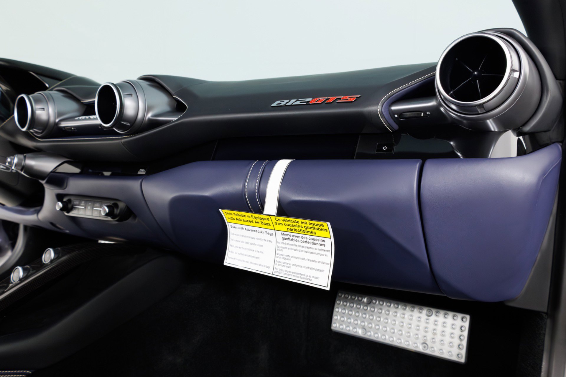 Used 2021 Ferrari 812 GTS RWD image 43