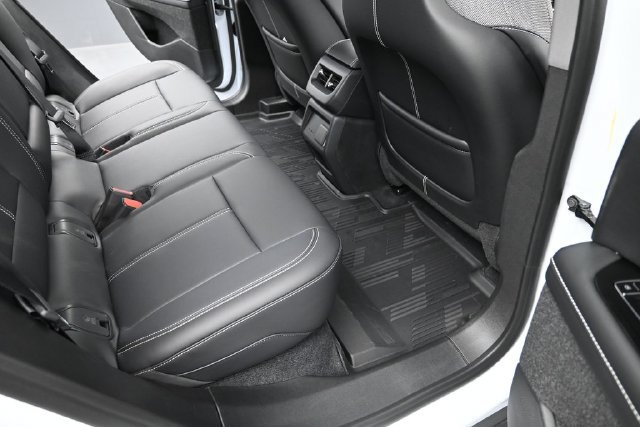 New 2026 Cadillac Optiq Sport 1 w/ LPO, Floor Liner Package AWD/4WD image 18