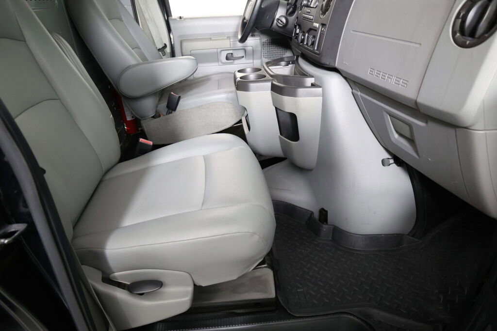 Used 2014 Ford E-150 and Econoline 150 w/ Power Group RWD image 20