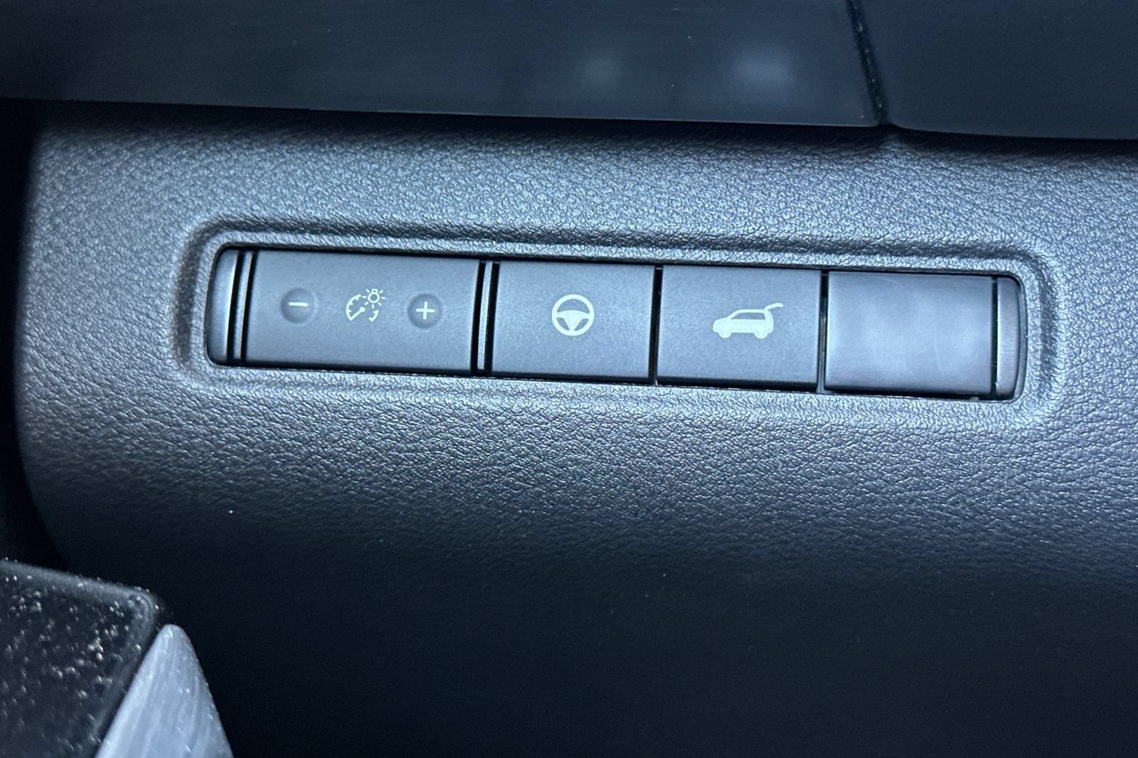 Certified 2025 Nissan Pathfinder SL FWD image 33