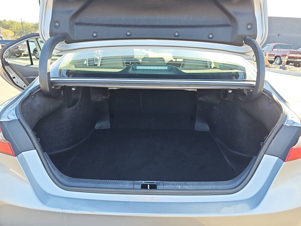 Used 2024 Toyota Camry SE image 15