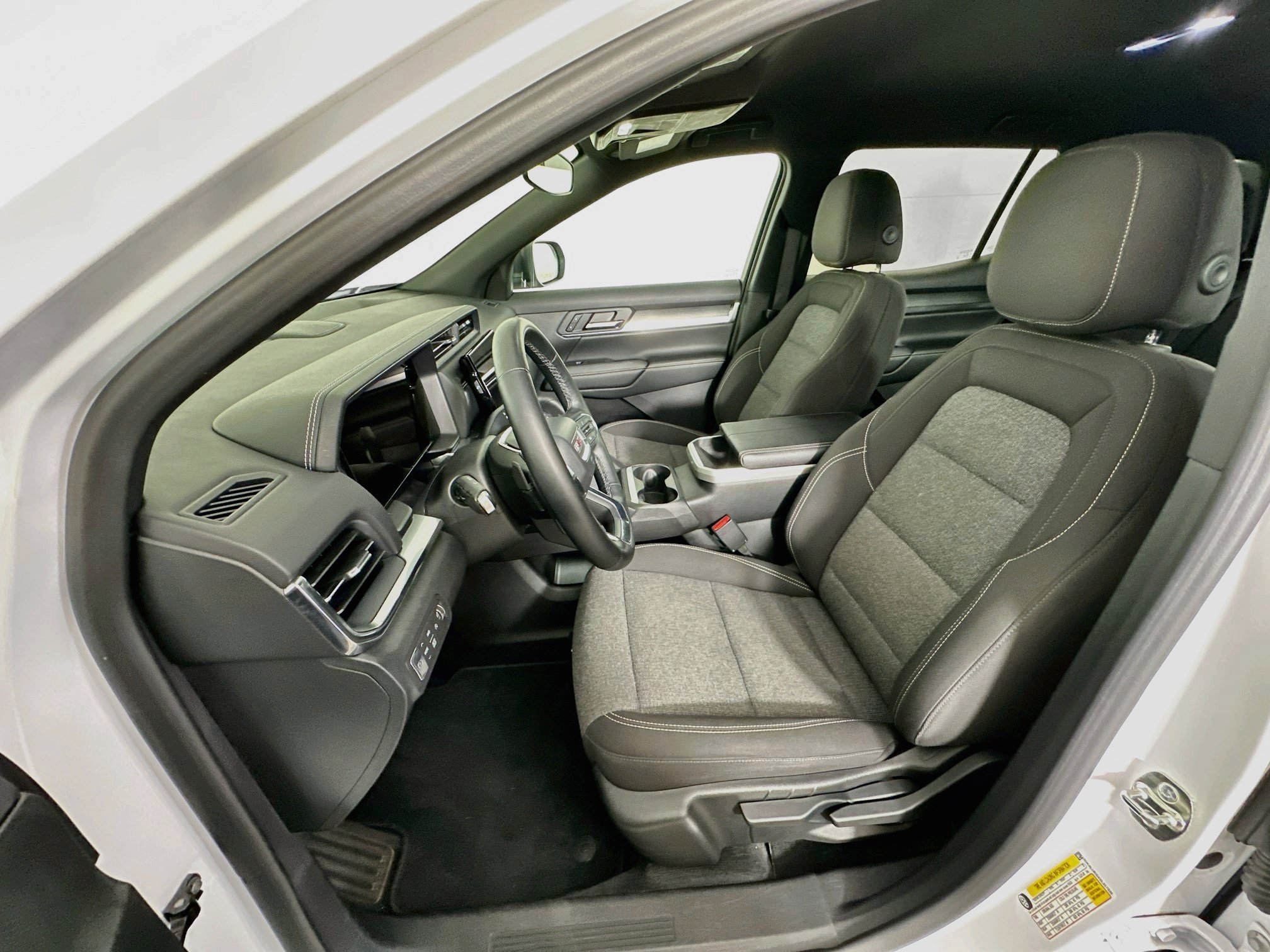 Used 2025 GMC Terrain Elevation AWD/4WD image 13