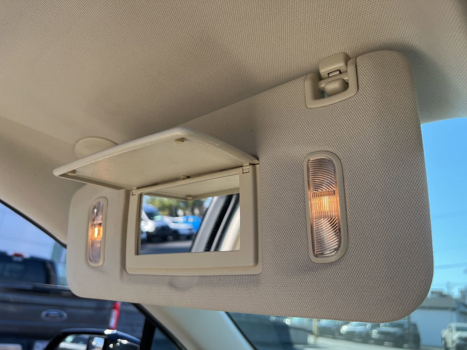 Used 2018 Cadillac XT5 Luxury w/ Driver Awareness Package image 32