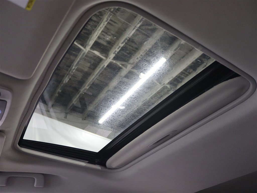 Used 2023 Toyota Sienna XLE image 39