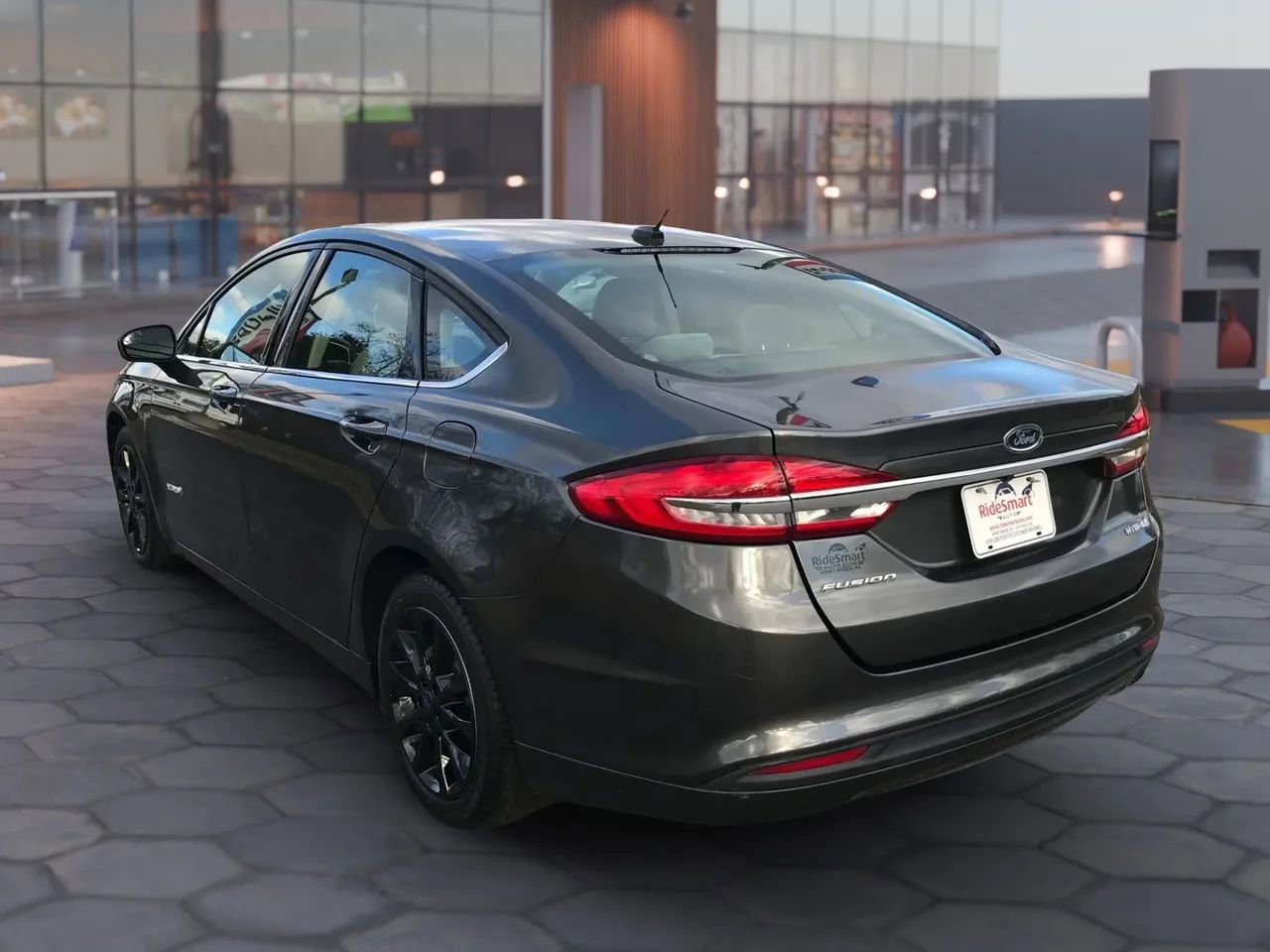 Used 2017 Ford Fusion S image 9
