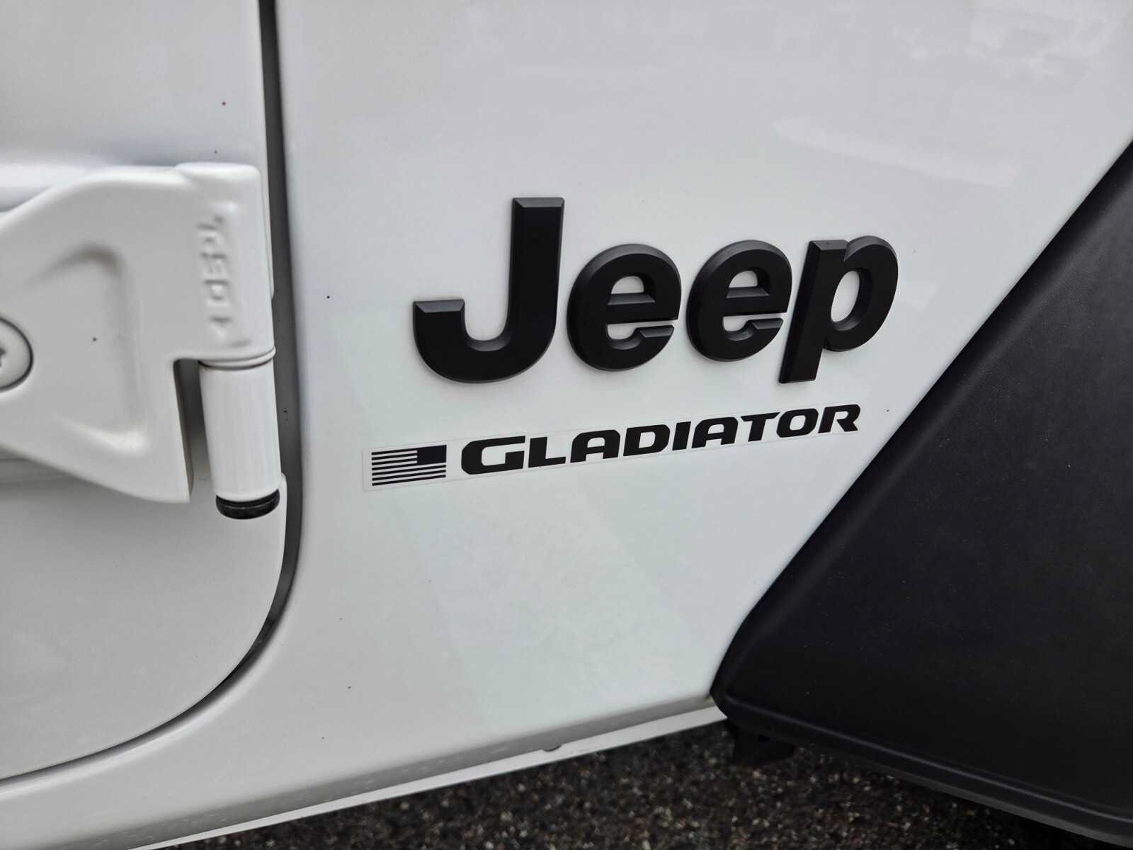 Used 2023 Jeep Gladiator Sport w/ Trailer Tow Package AWD/4WD image 18