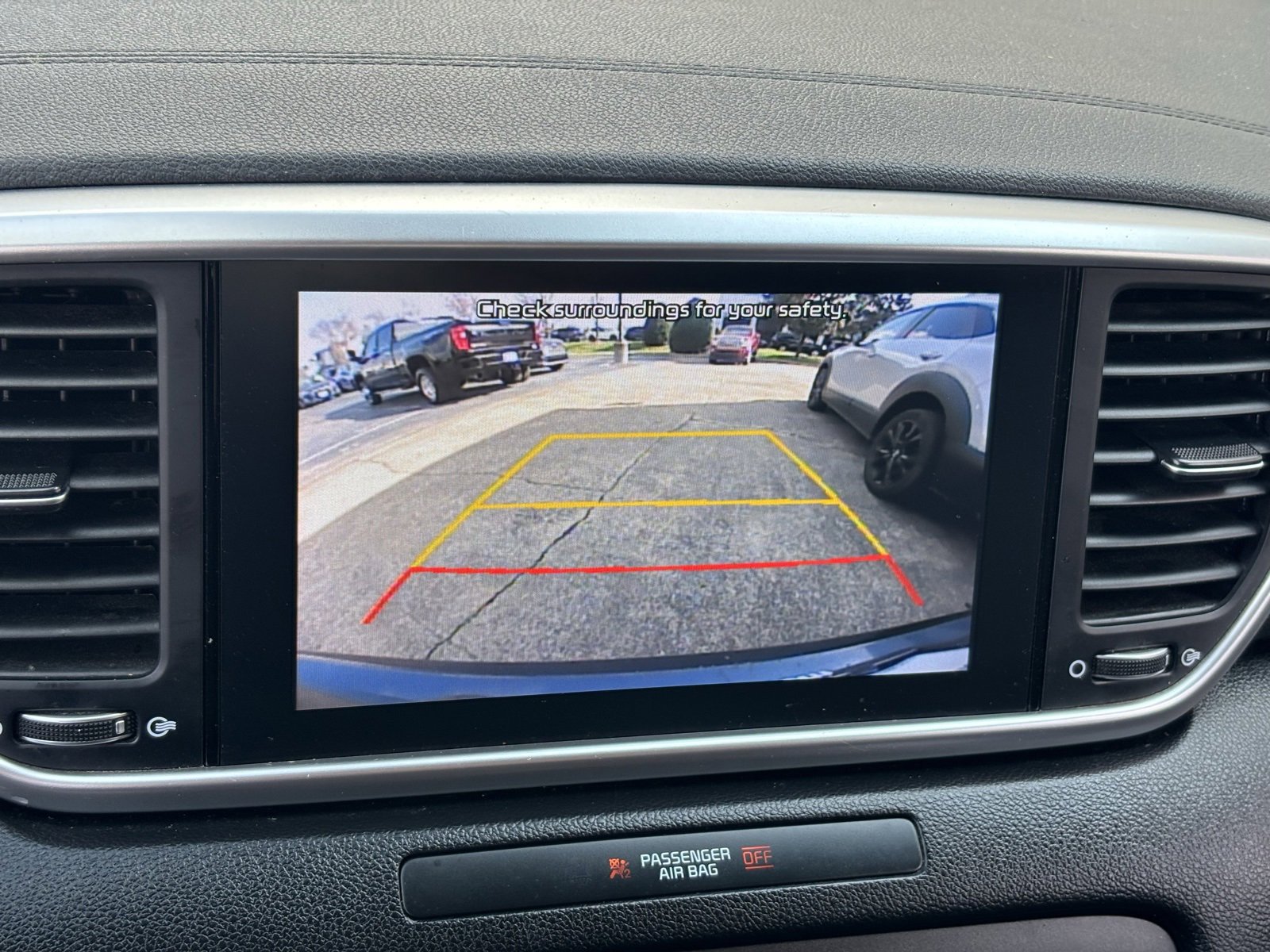 Used 2022 Kia Sportage LX image 4