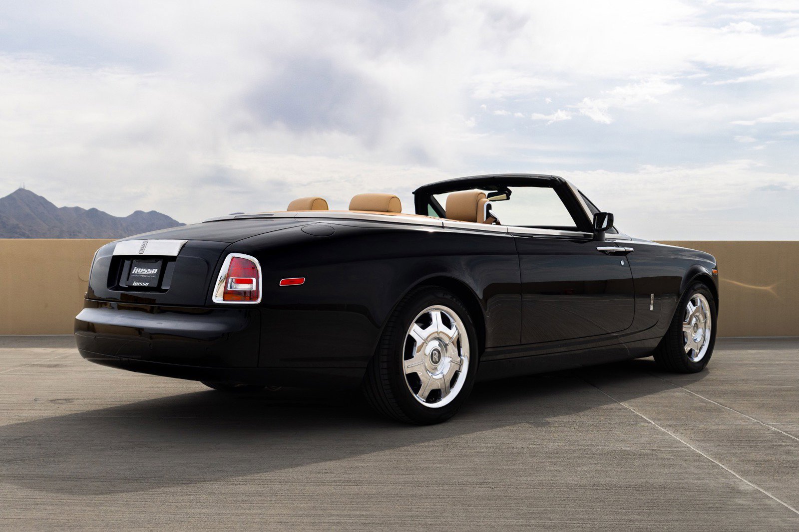 Used 2009 Rolls-Royce Phantom Drophead Coupe image 4