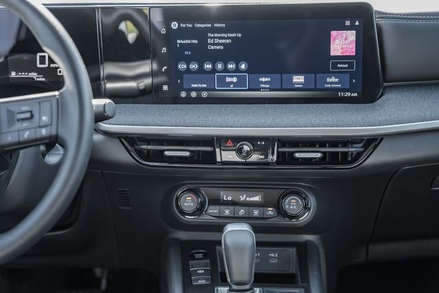 New 2026 Nissan Kicks SV image 19