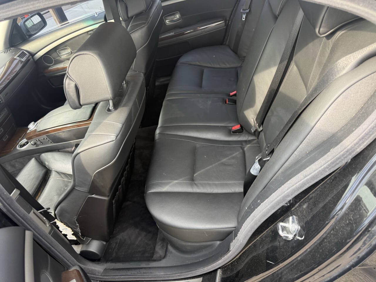 Used 2008 BMW 750i w/ Sport Pkg RWD image 16
