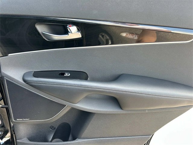 Used 2019 Kia Sorento SX image 24