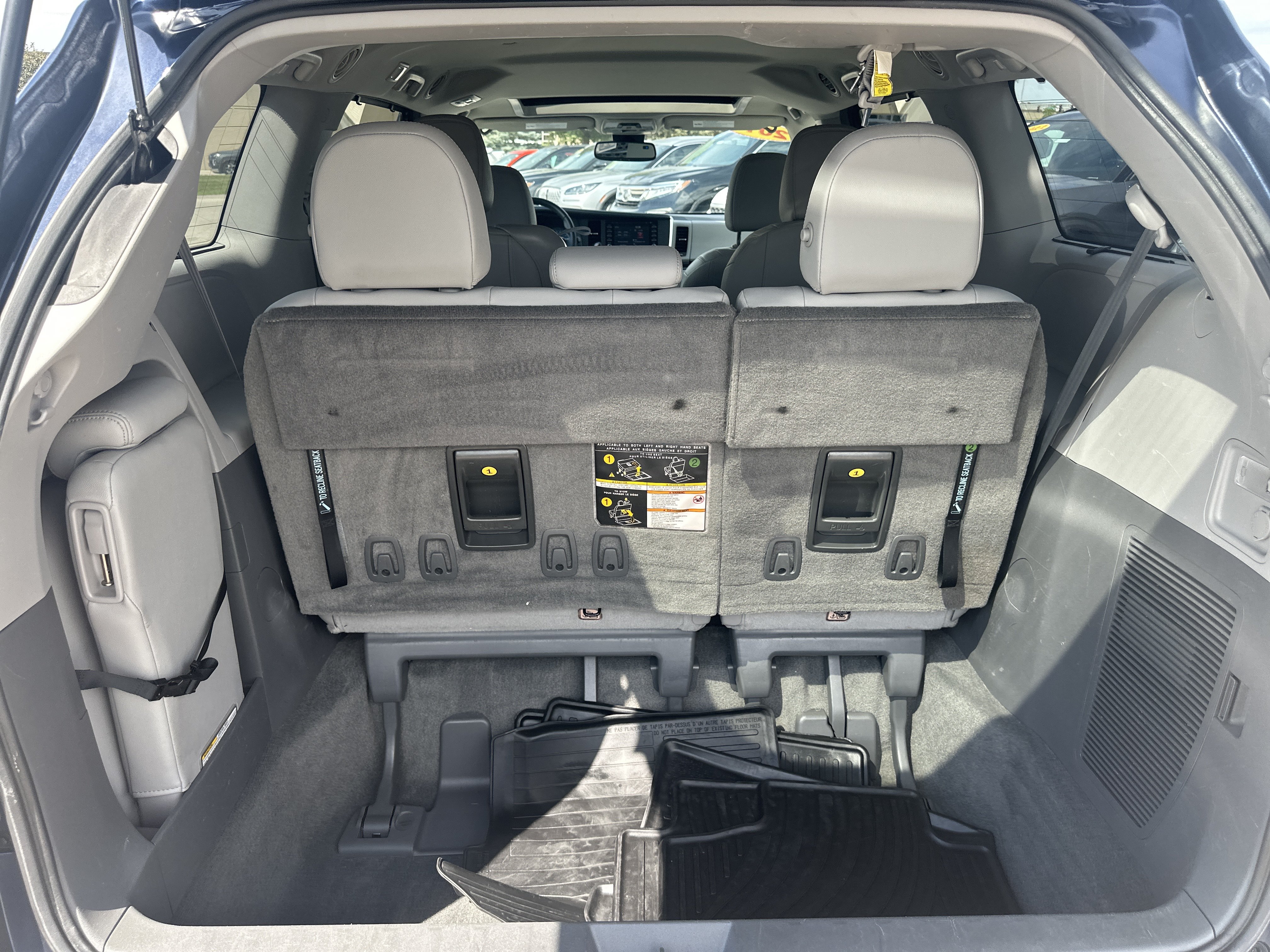 Used 2018 Toyota Sienna XLE w/ Protection Package FWD image 12