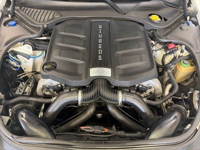 Used 2015 Porsche Panamera 4S image 6