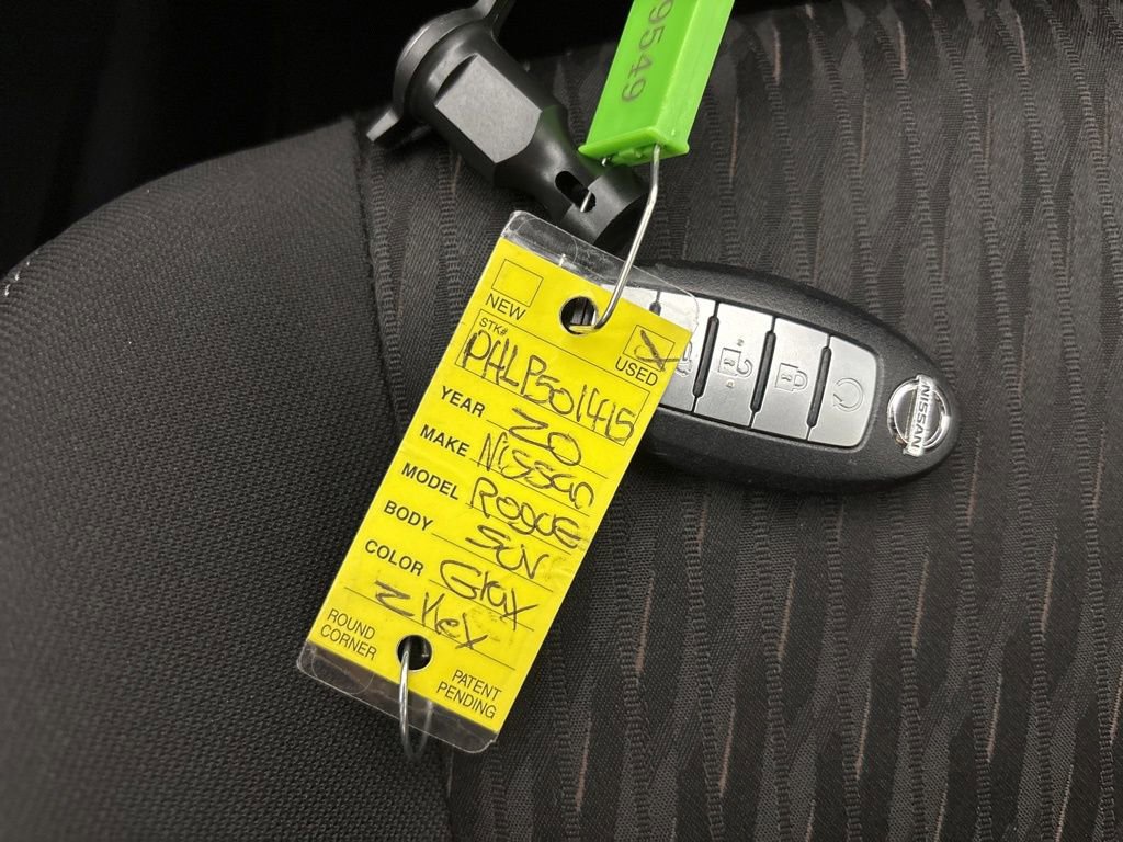 Used 2020 Nissan Rogue SV image 34