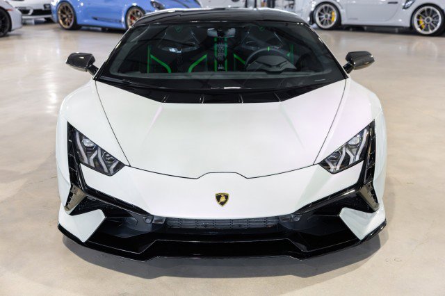 Used 2024 Lamborghini Huracan Tecnica image 9