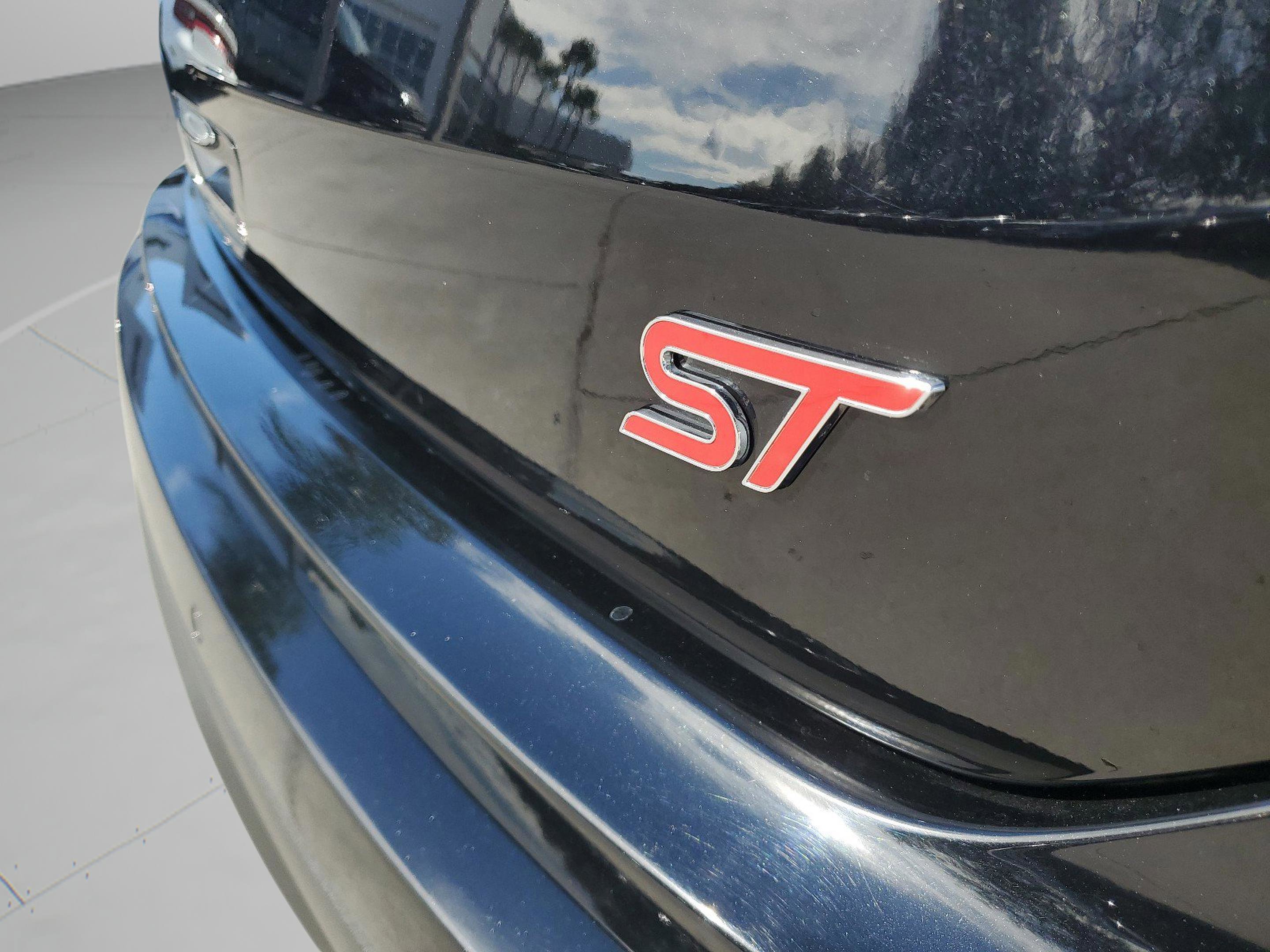 Used 2020 Ford Edge ST image 7