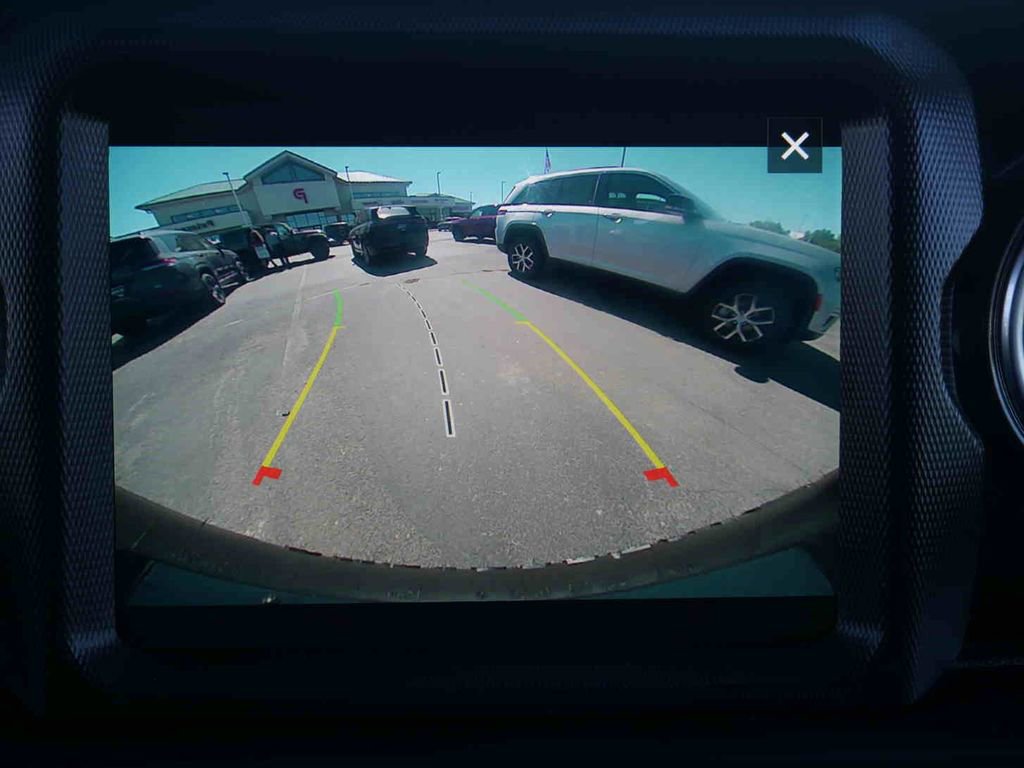 Used 2022 Jeep Wrangler Unlimited Sahara image 48