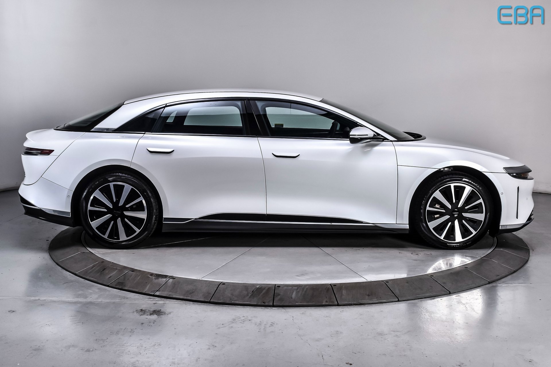 Used 2024 Lucid Air Touring image 7