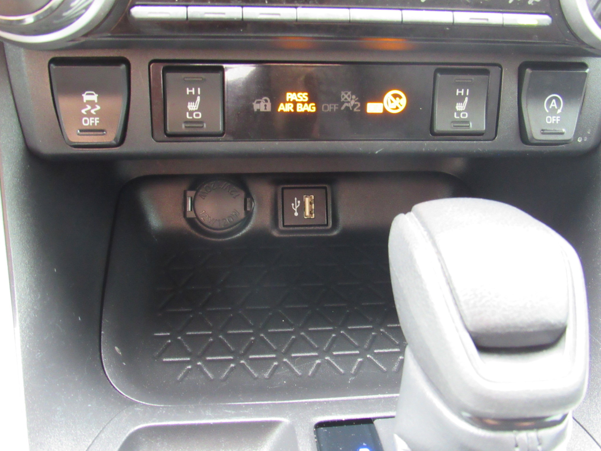 Used 2024 Toyota RAV4 XLE w/ Weather Package image 24