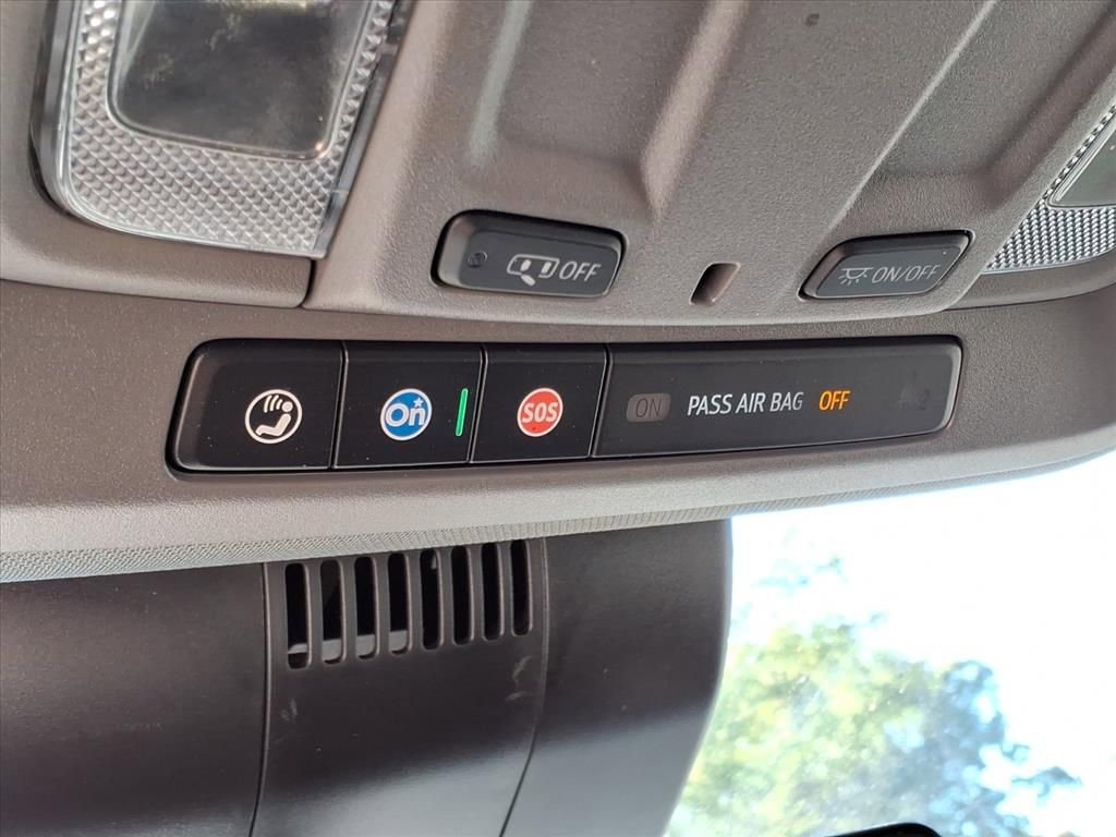 Used 2022 Chevrolet Silverado 1500 Custom image 24