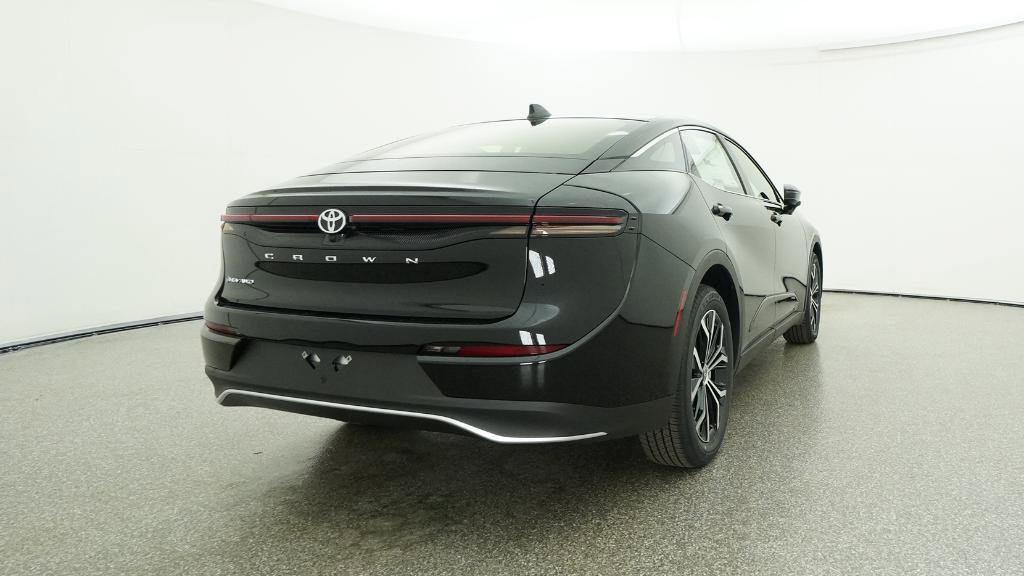 New 2026 Toyota Crown XLE image 12