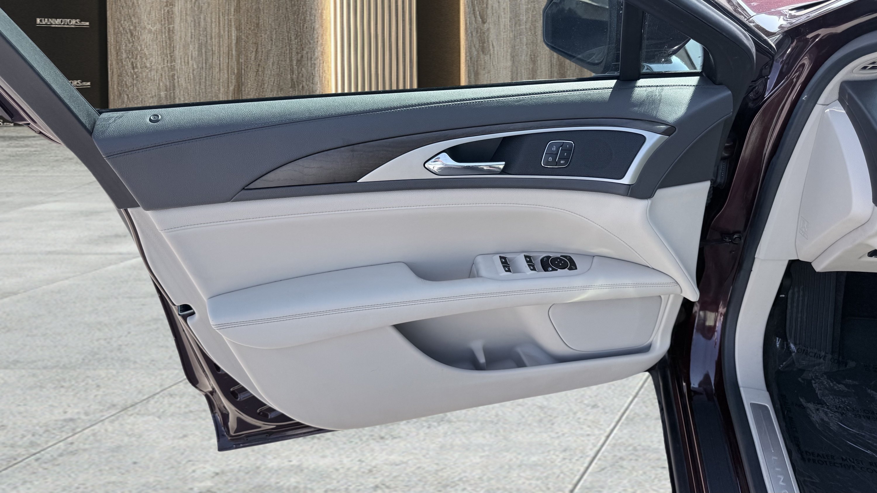 Used 2017 Lincoln MKZ Reserve FWD image 15