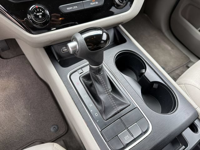 Used 2015 Kia Sedona LX FWD image 21