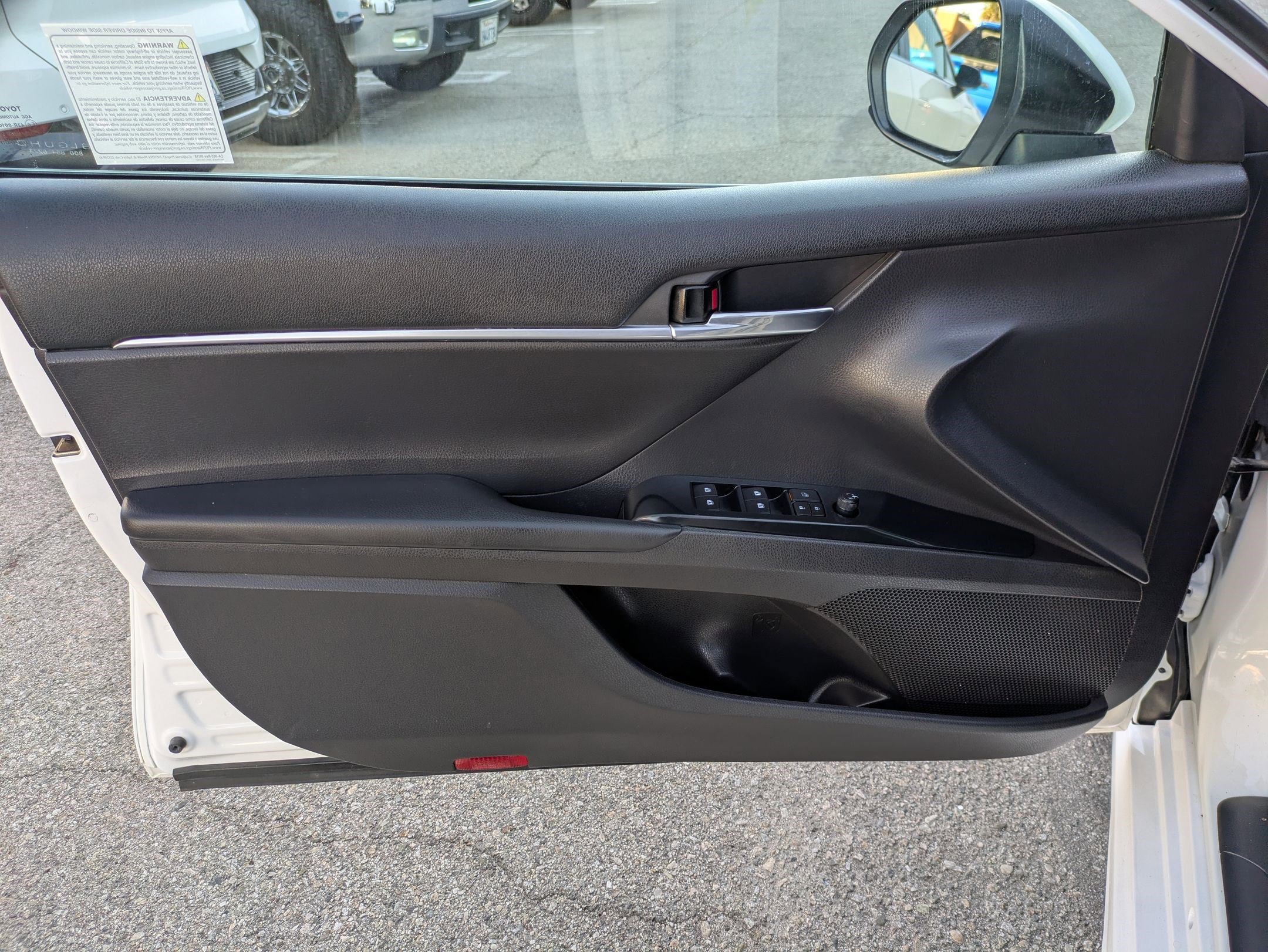 Used 2020 Toyota Camry SE image 10