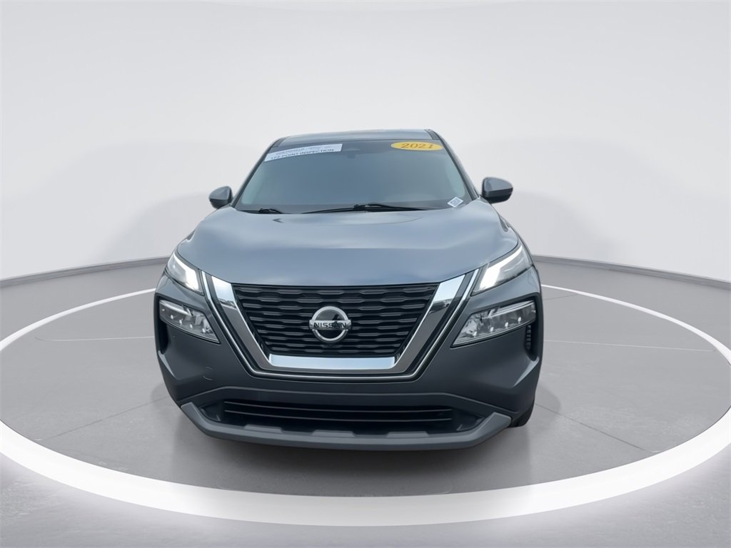 Used 2021 Nissan Rogue SV image 3