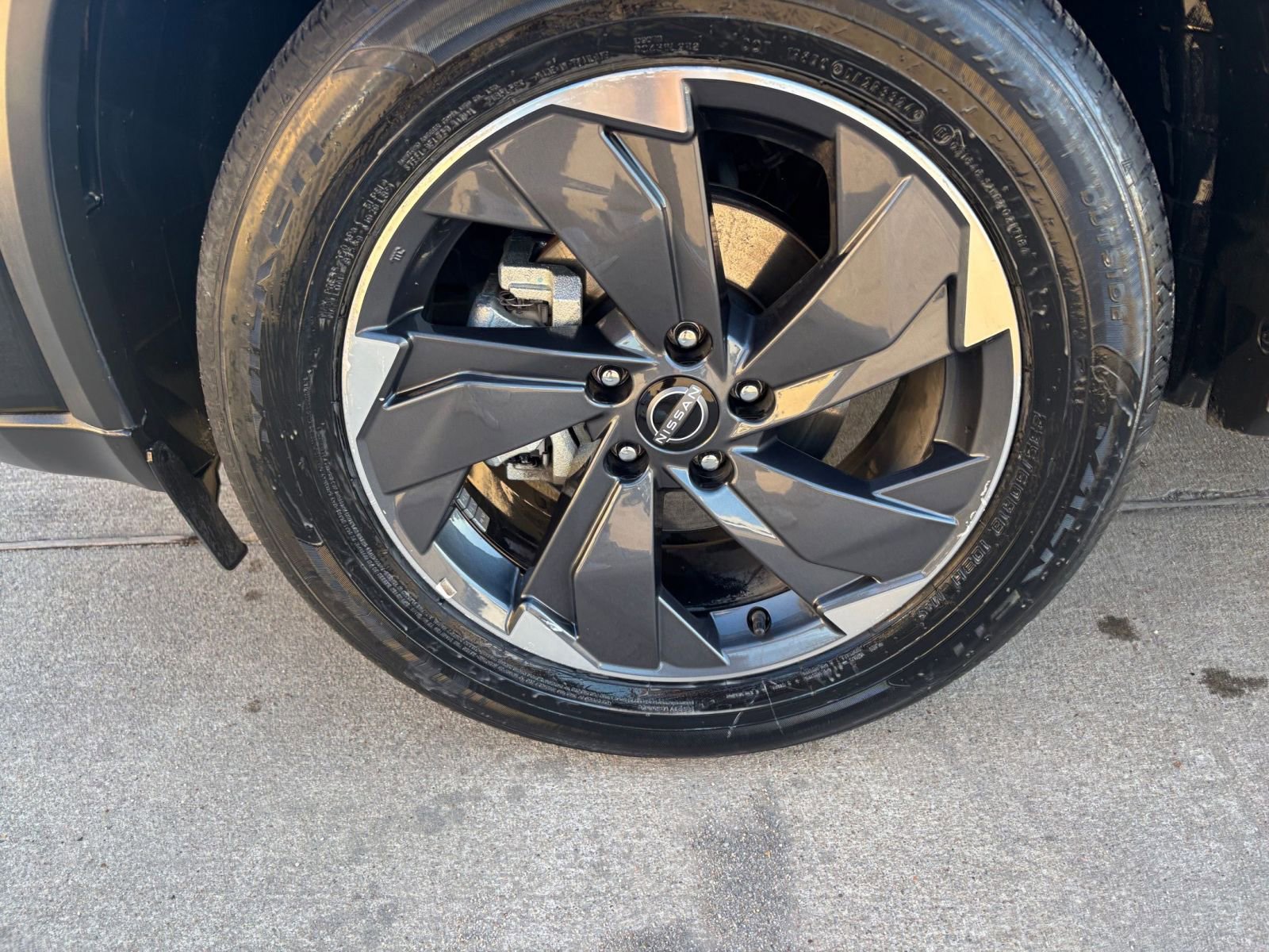 Used 2025 Nissan Rogue SV FWD image 32