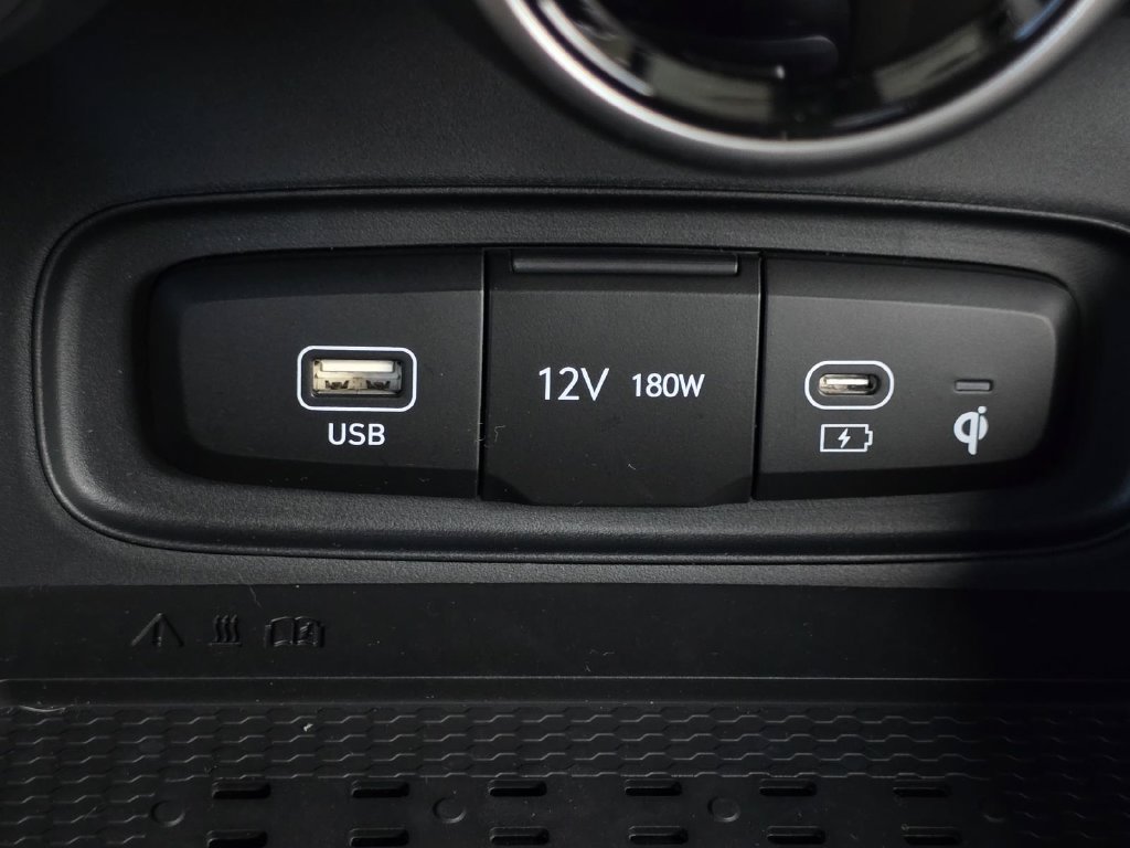 Used 2026 Hyundai Venue SEL FWD image 23