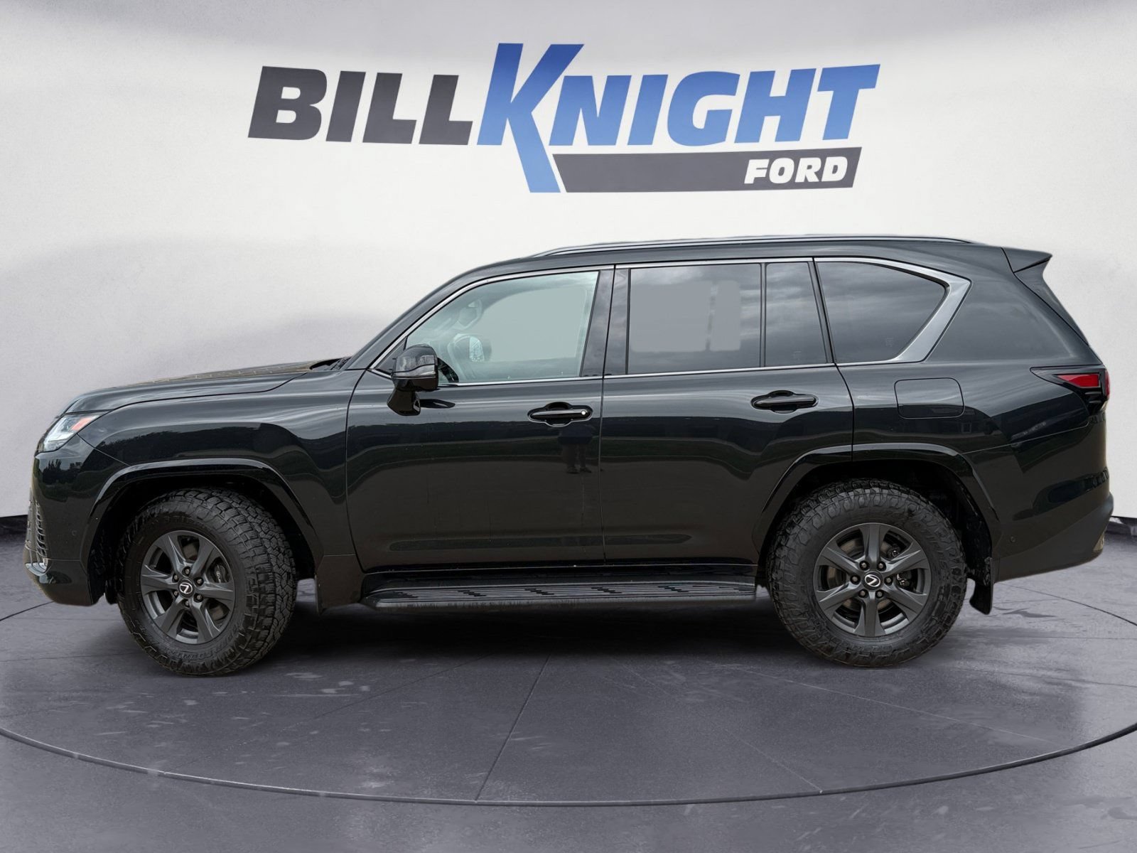 Used 2025 Lexus LX 700h Overtrail AWD/4WD image 2