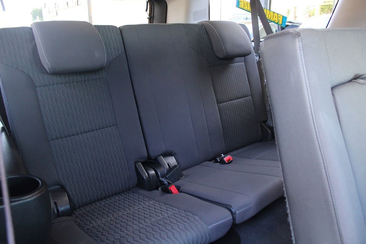Used 2019 Chevrolet Suburban LS w/ All-Season Package image 23