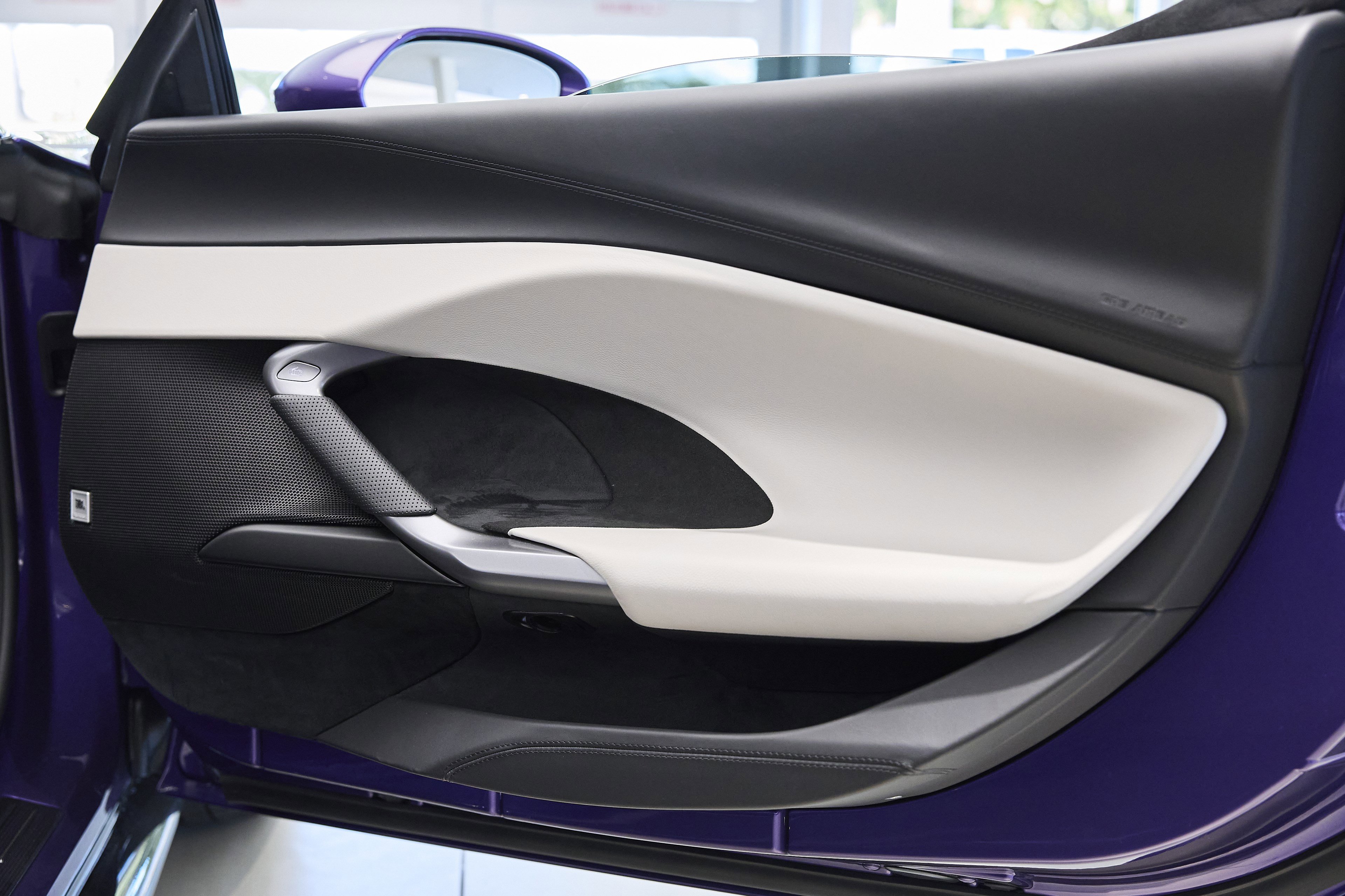 Used 2024 Ferrari 296 GTS image 49